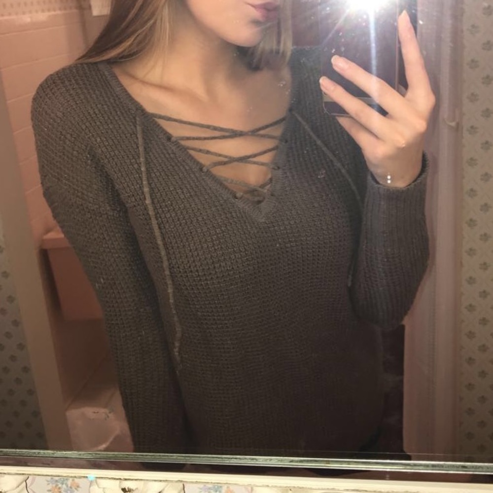 American Eagle Sweater